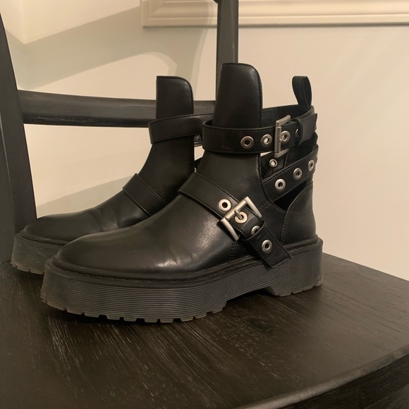 Zara Black Boots - Picture 2 of 3